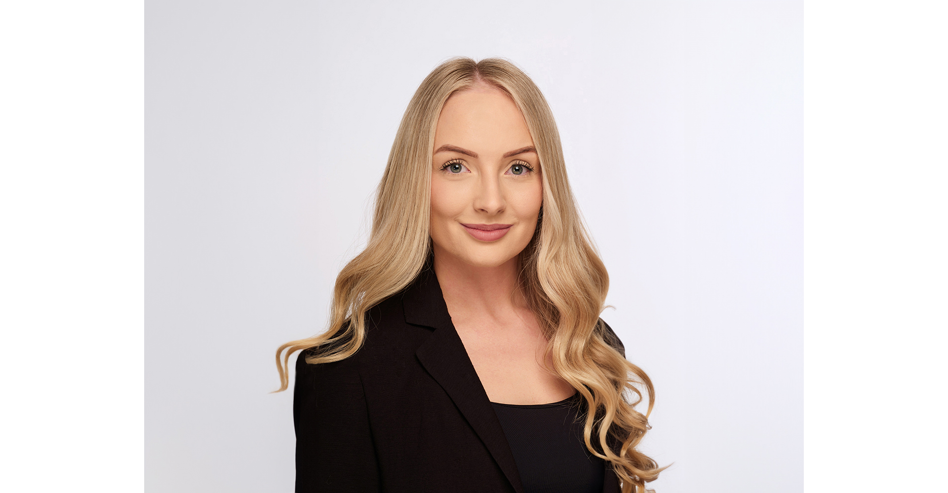 Business womman posing for a corporate head shot for a photo shoot